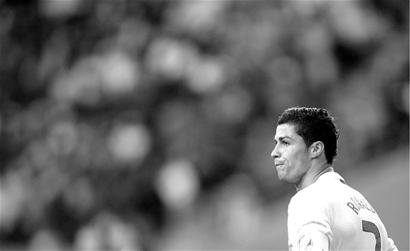 郭晶晶也没想到，霍启刚会因香港火灾后的这一举动，实现口碑暴增