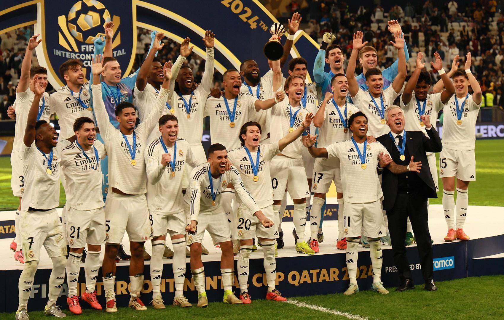 凯恩：这是我们有史以来最好的阵容；被视为夺冠大热必须接受