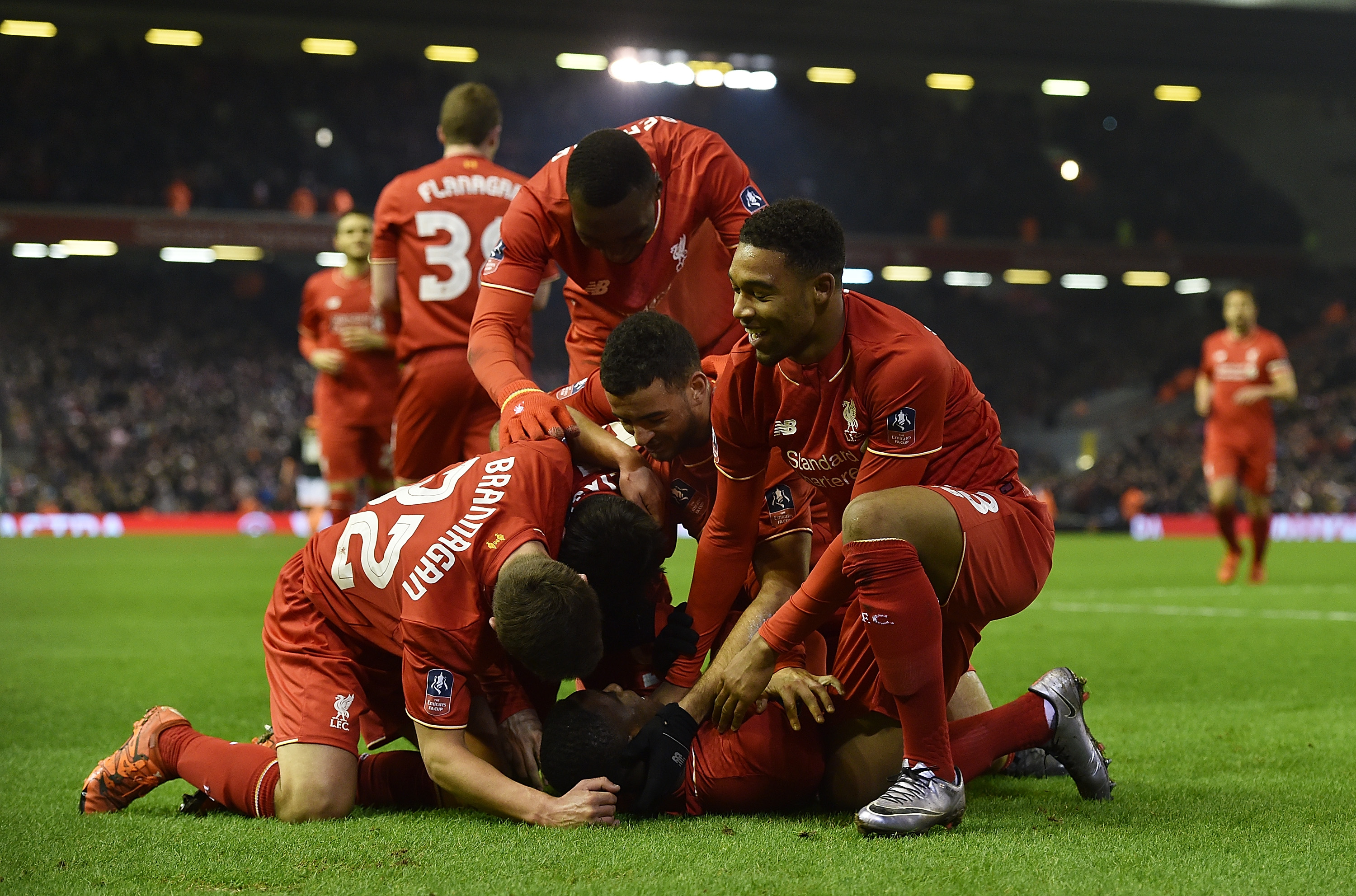 上海海港夺冠背后是穆斯卡特的战略放弃与坚守，成功卫冕中超冠军。