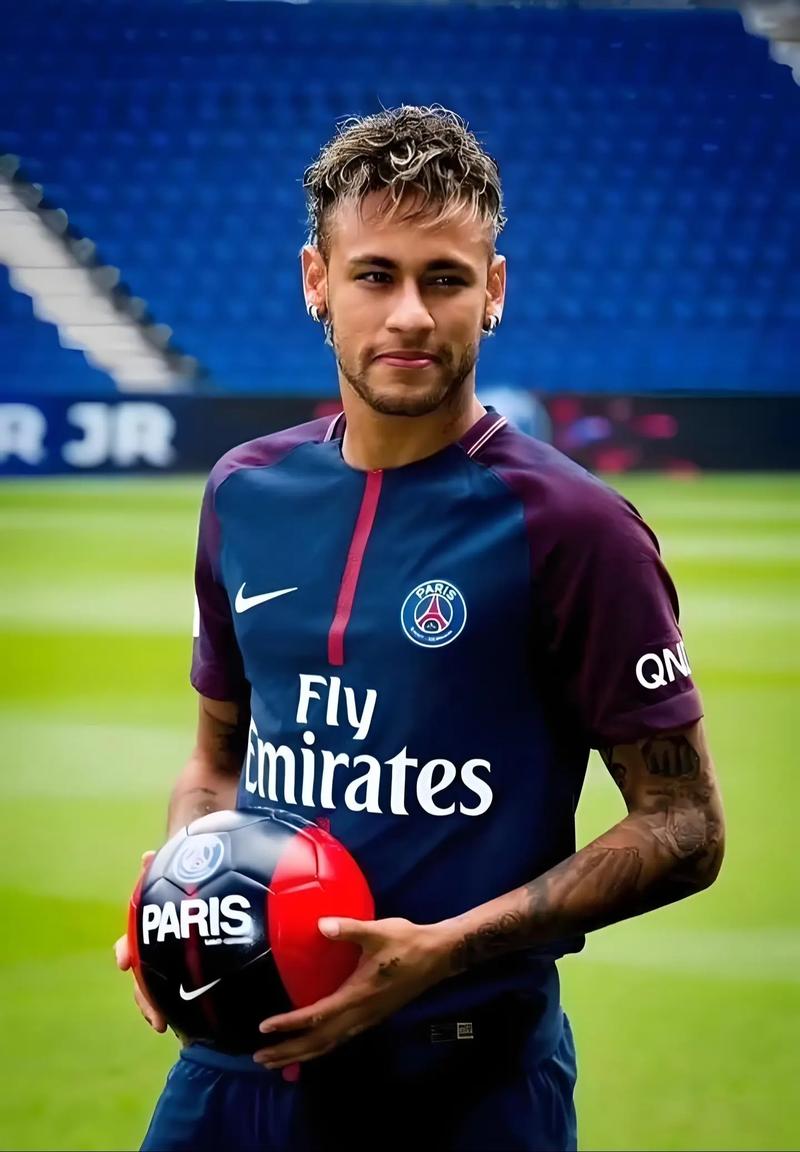 意媒：桑德兰想先租后买从米兰签圣地亚哥，已联系球员经纪人