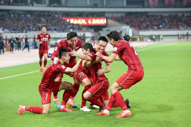 选择热刺6号球衣，帕利尼亚：这个数字与我祖父有关