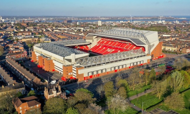 湖人vs猛龙首发：里夫斯搭档詹皇PK英格拉姆&巴恩斯