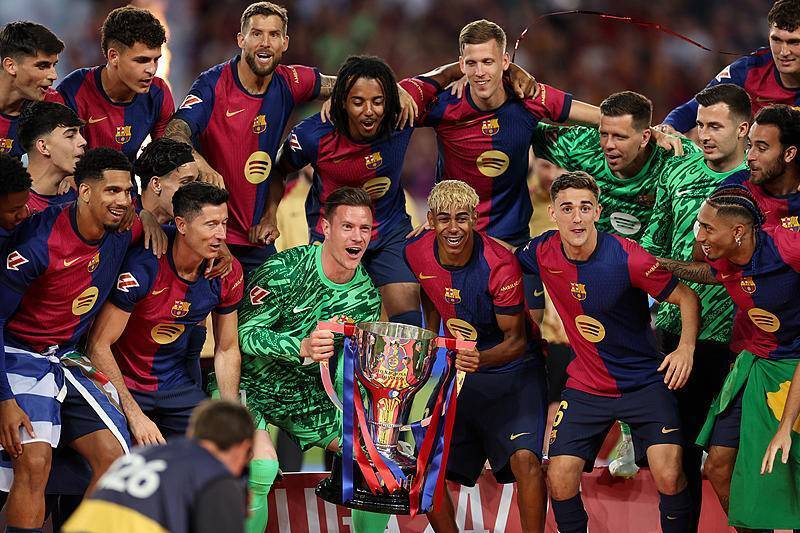 约纳坦-塔：心理辅导应成球员常态；对抗种族主义依然任重道远（球员心理辅导该成常态，抵制种族主义仍需长期努力——约纳坦-塔）