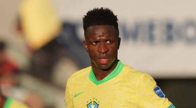 图片报：基米希因脚踝问题未全程参加训练，战海登海姆可能替补（图片报：基米希脚踝不适未全程合练，对阵海登海姆或从替补席出发）