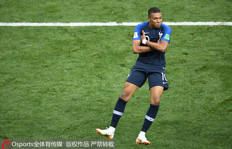 跟队记者：萨56可能续约至2029年，今夏他曾被标价3000万欧元