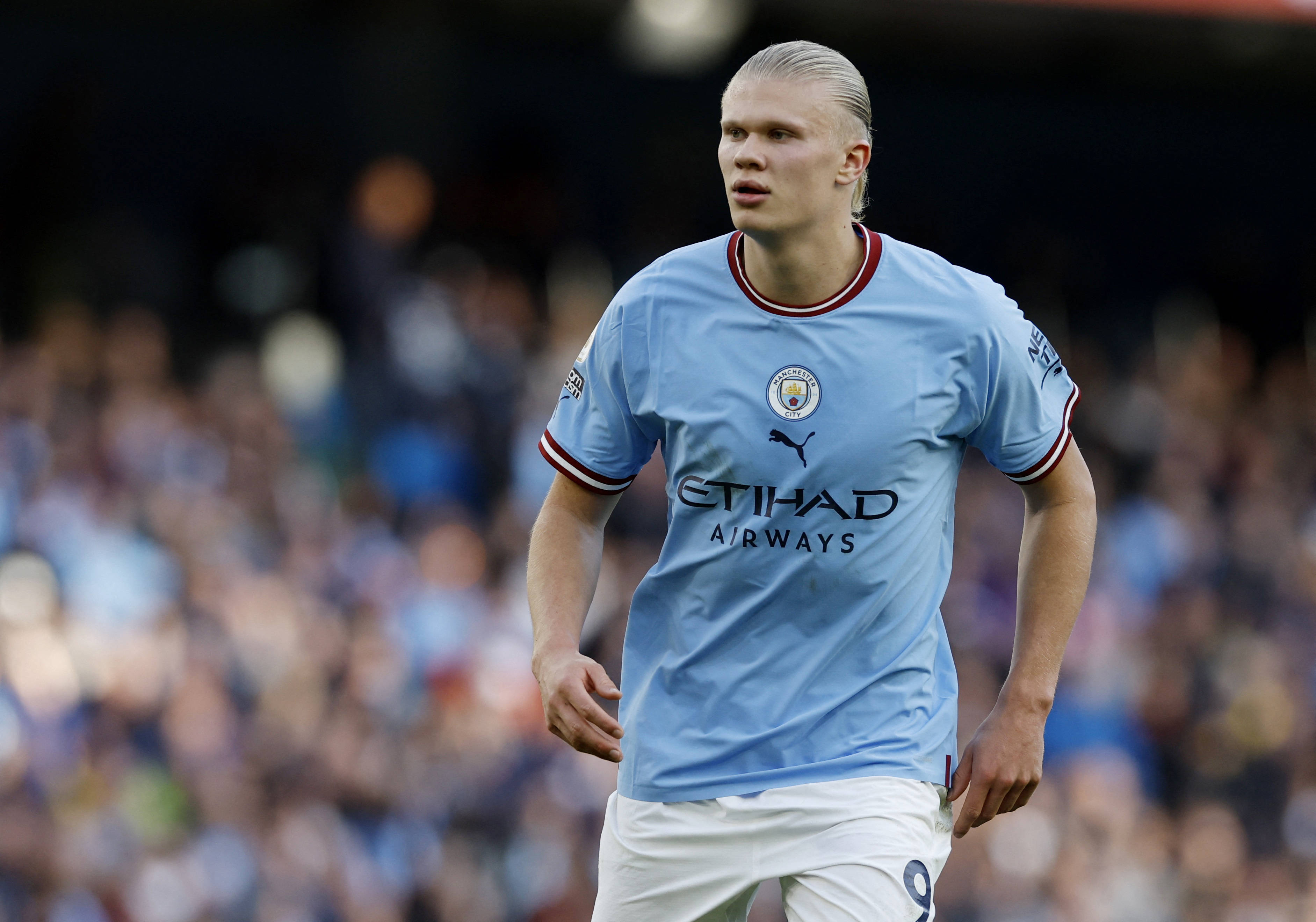 利物浦年轻中场莫顿：里昂中场引援的主要目标