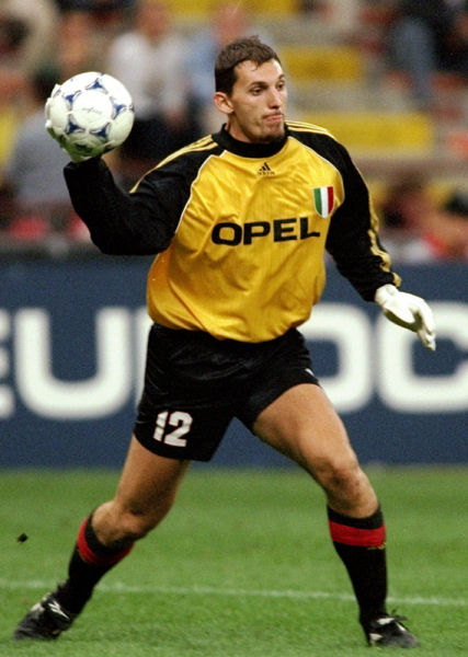 大巴黎官方：帕乔将继续休息，将在圣诞节后恢复训练（巴黎圣日耳曼官方：帕乔继续休养，圣诞节后恢复训练）