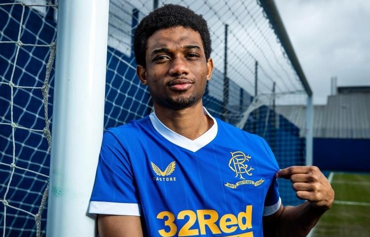 印度媒体：梅西包机因大雾滞留孟买，前往德里的行程被迫推迟（印媒称大雾致梅西包机滞留孟买，赴德里行程被迫延后）