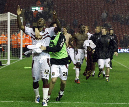 米体：AC米兰首选与迈尼昂续约，两法甲球员是其备选（米体：米兰优先与迈尼昂续约，另有两名法甲球员作为备选）