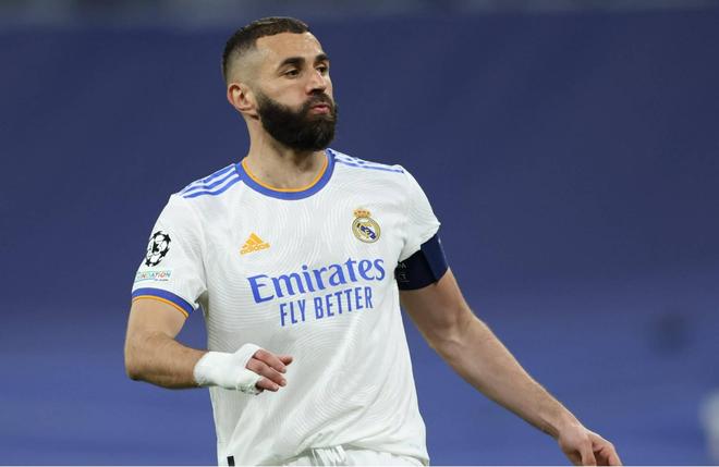 马卡报：阿隆索帅位依旧岌岌可危，高层认为看不到前进方向（马卡：阿隆索帅位风雨飘摇，高层称球队缺乏清晰发展方向）